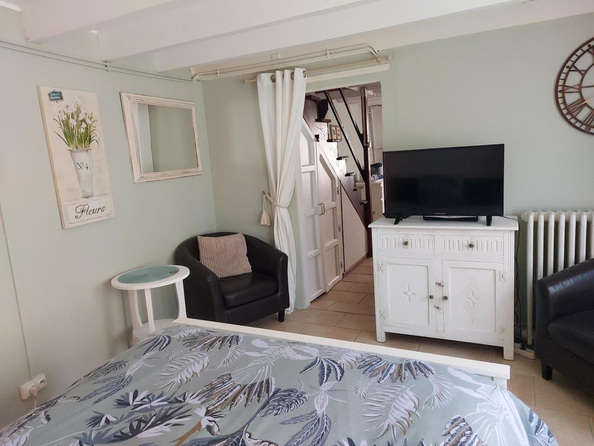 Charming Two Bedroom Gite With Beautiful Gardens กงโฟลองส์ ภายนอก รูปภาพ