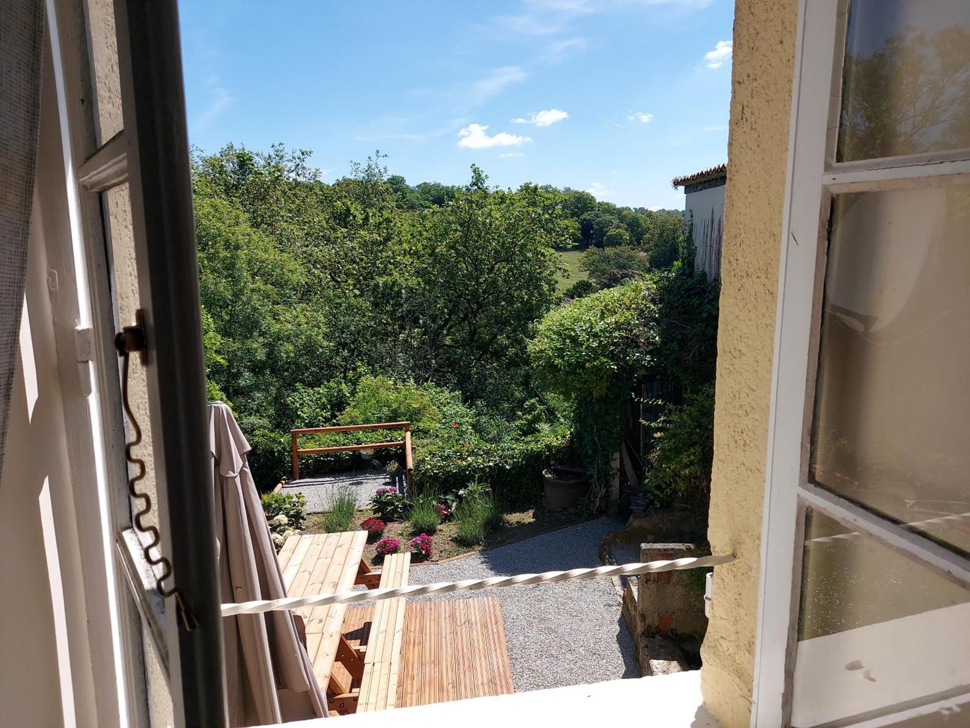 Charming Two Bedroom Gite With Beautiful Gardens กงโฟลองส์ ภายนอก รูปภาพ